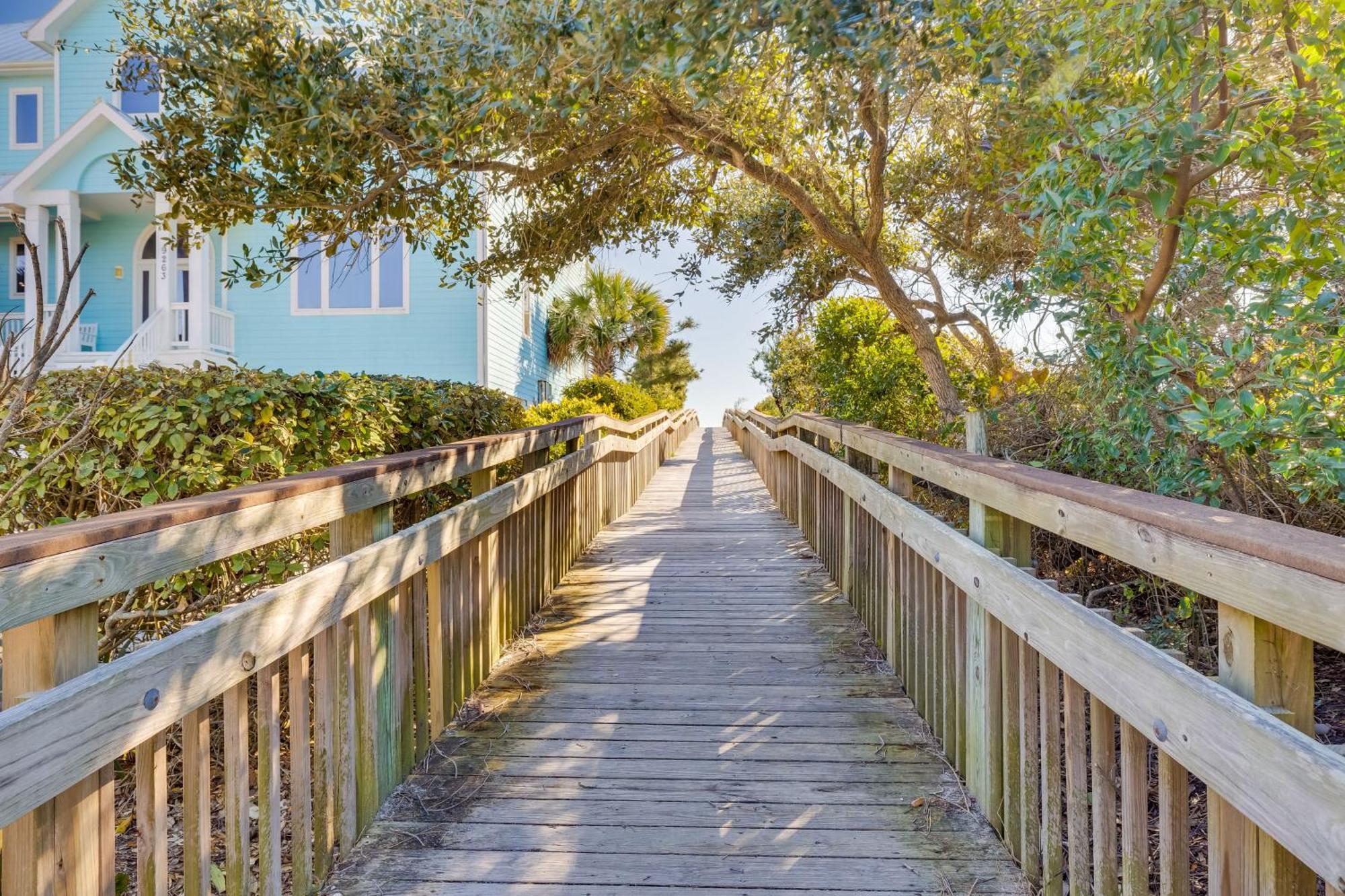 Lovely Emerald Isle Home, Walk To Beach! 外观 照片