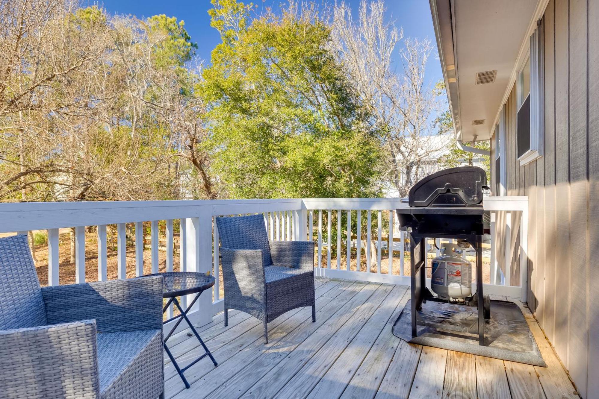 Lovely Emerald Isle Home, Walk To Beach! 外观 照片